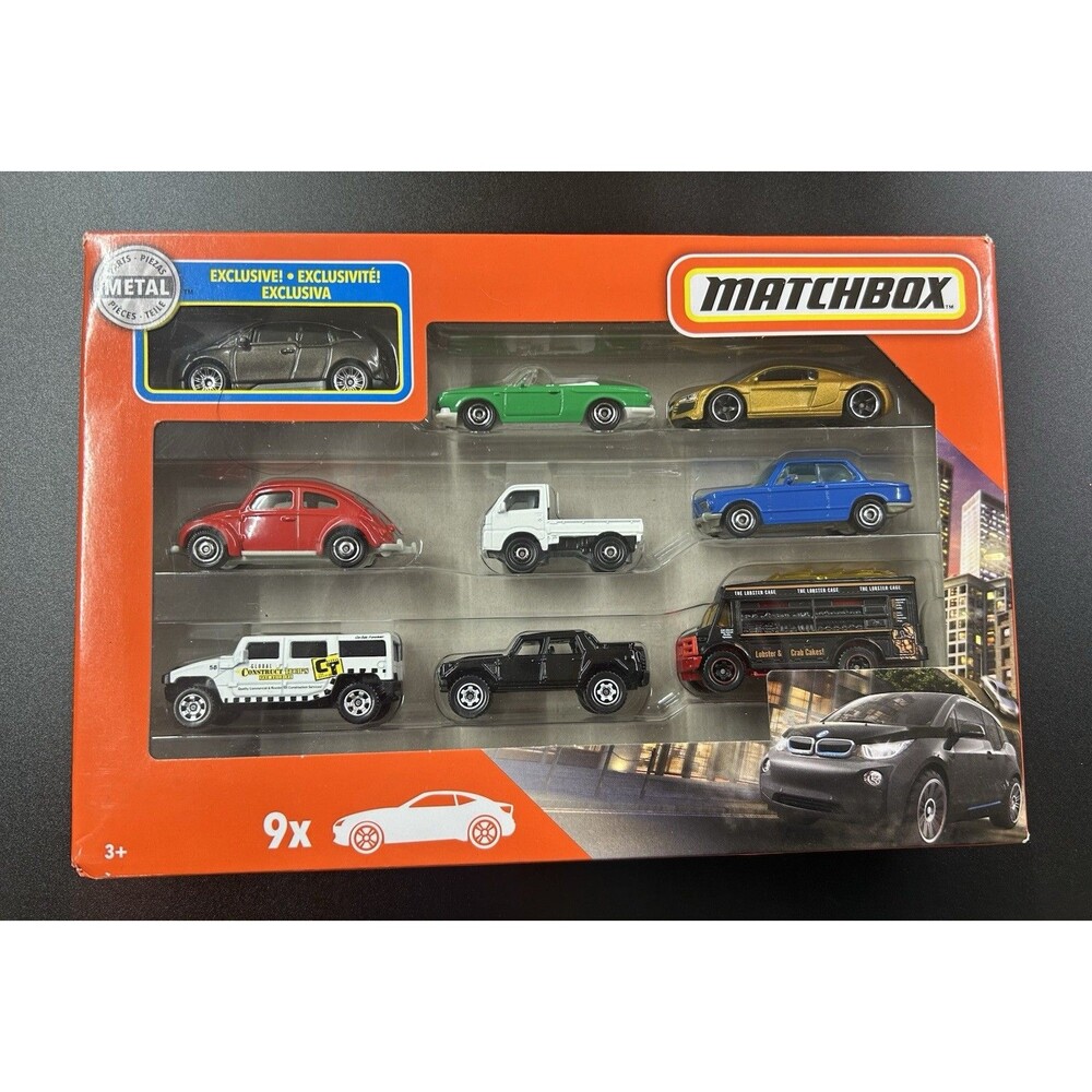 Matchbox 9 Card Pack + EXCLUSIVE Green Car (GKR53)